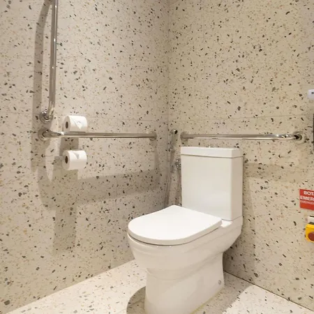 Ibis Styles Shopping Giga Mall 3*