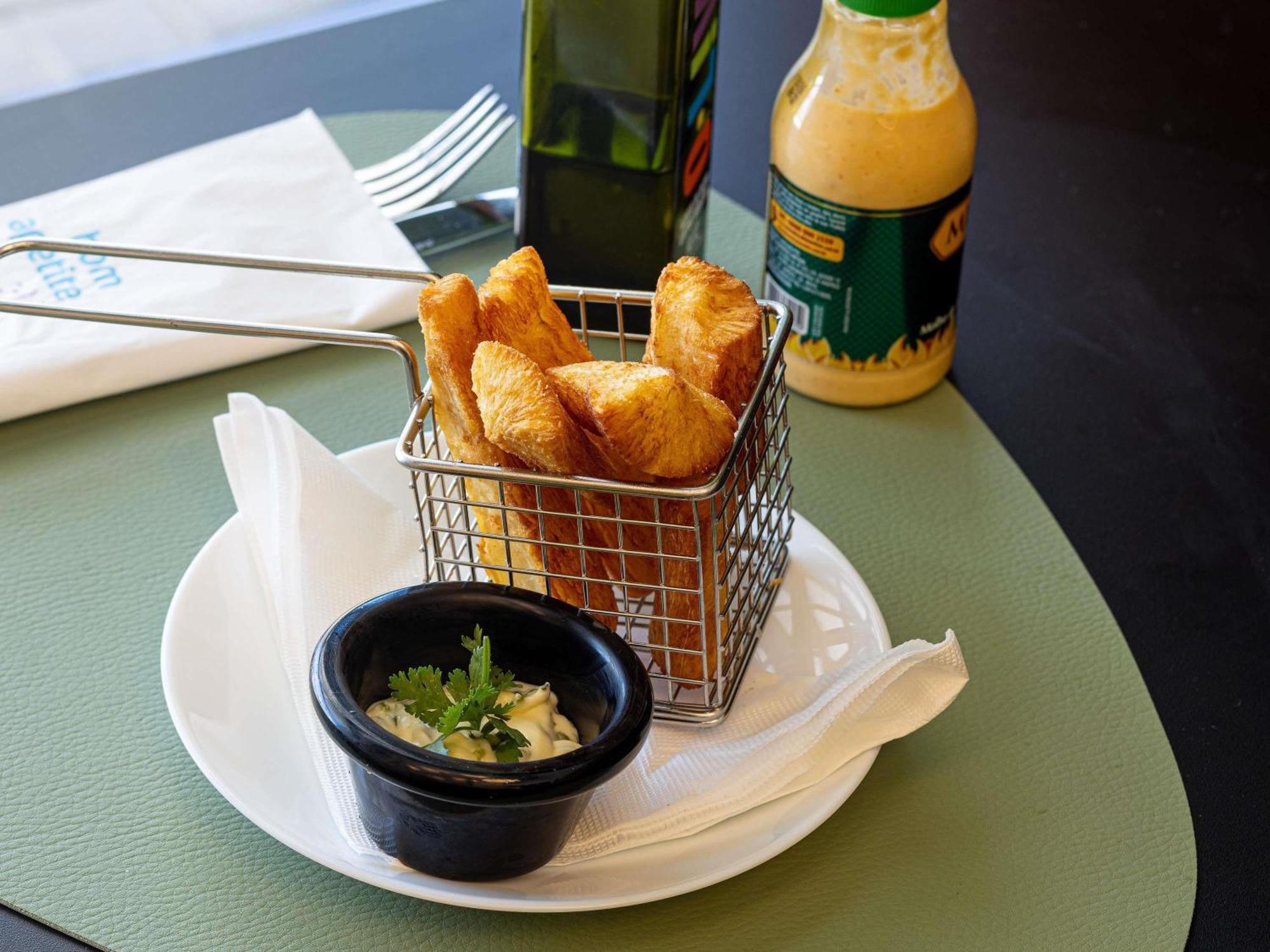 Hotel Ibis Styles Shopping Giga Mall 3*