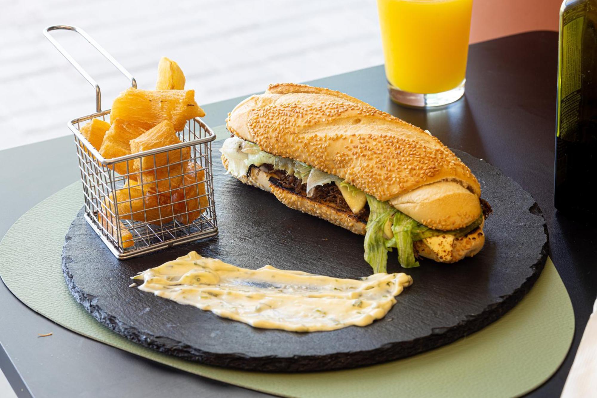 Ibis Styles Shopping Giga Mall 3*